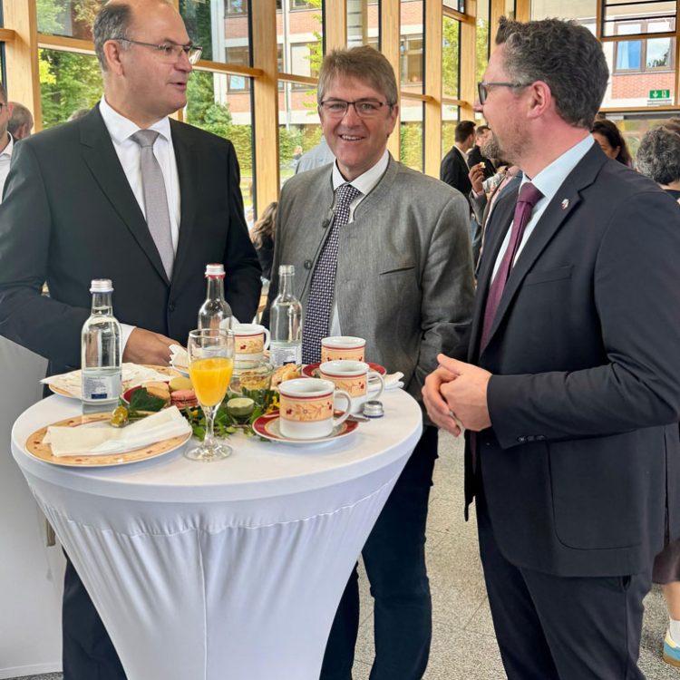 Einweihung Schwimmbad und Sporthalle Roding