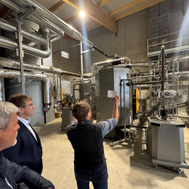 Eröffnung eines Heizkraftwerks