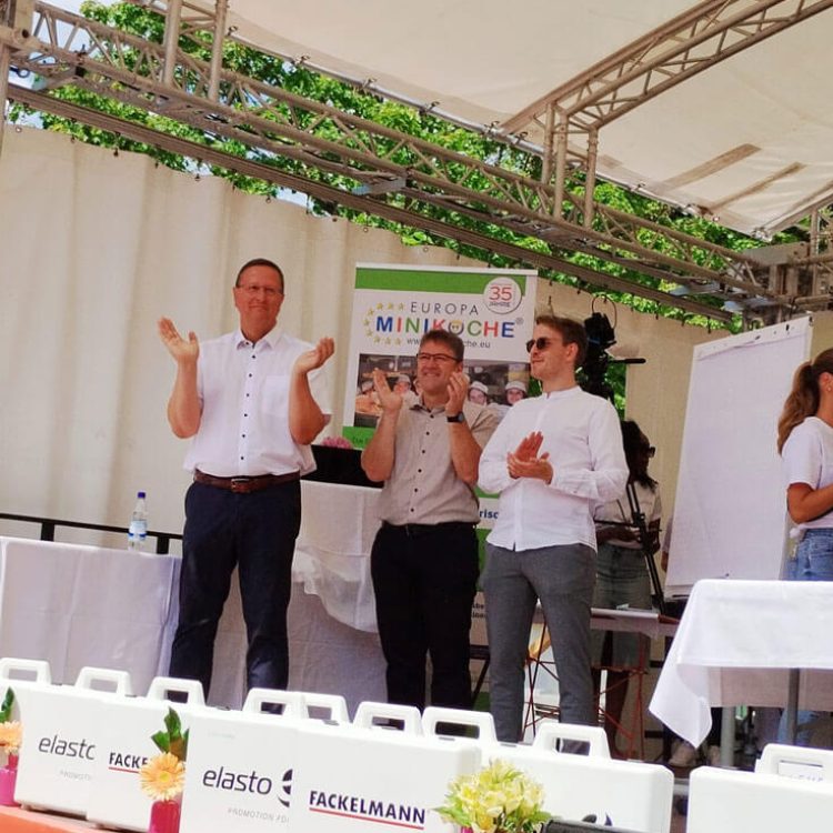 Jury beim Weltrekord der Miniköche