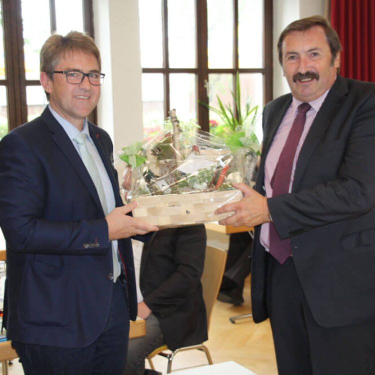 Stabübergabe beim Gemeindetag Kreisverband